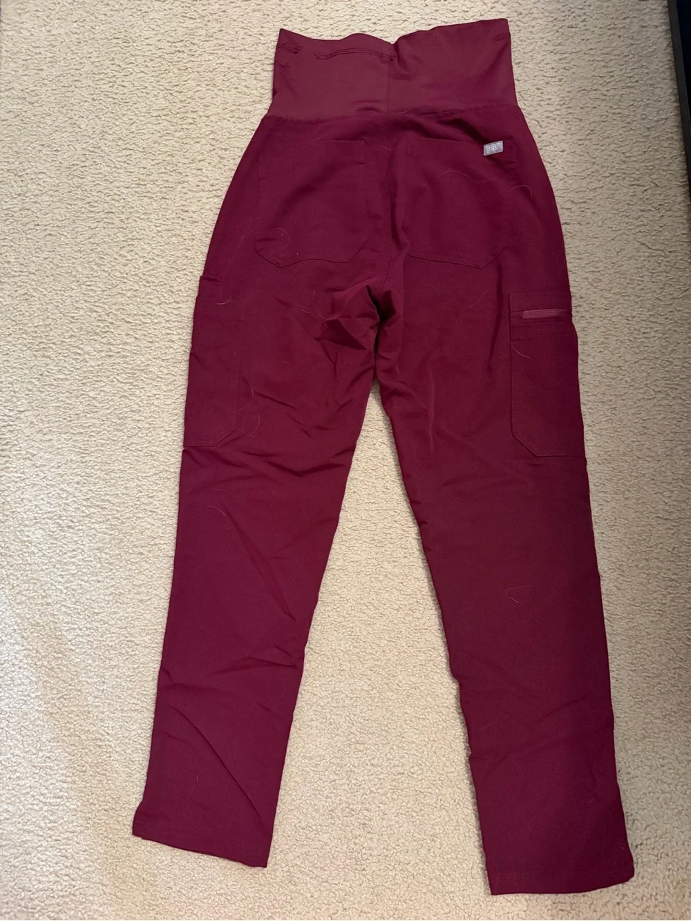 FIGS Maternity Pants
